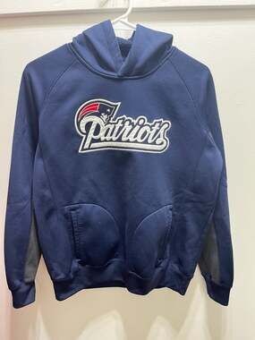 Youth New England Patriots Hoodie Size L Blue Pullover Long Sleeve